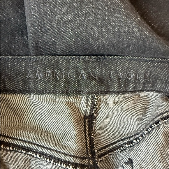American Eagle Outfitters Women's High Rise Black Mom Jeans Size 18 - Picture 10 of 15